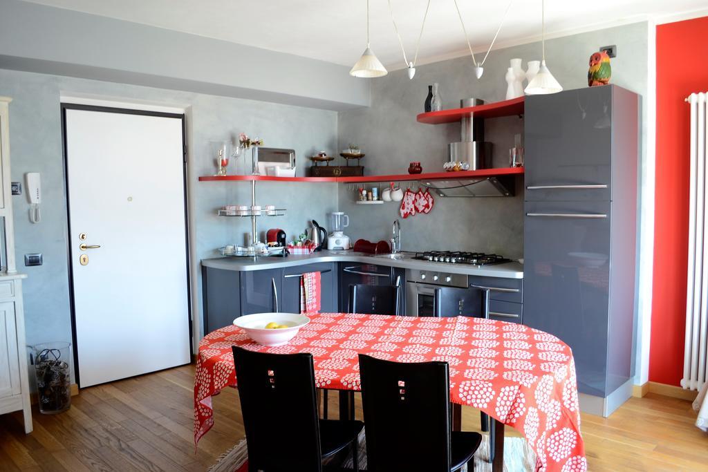 Tremezzina Appartamento Red & Grey Меццегра Экстерьер фото