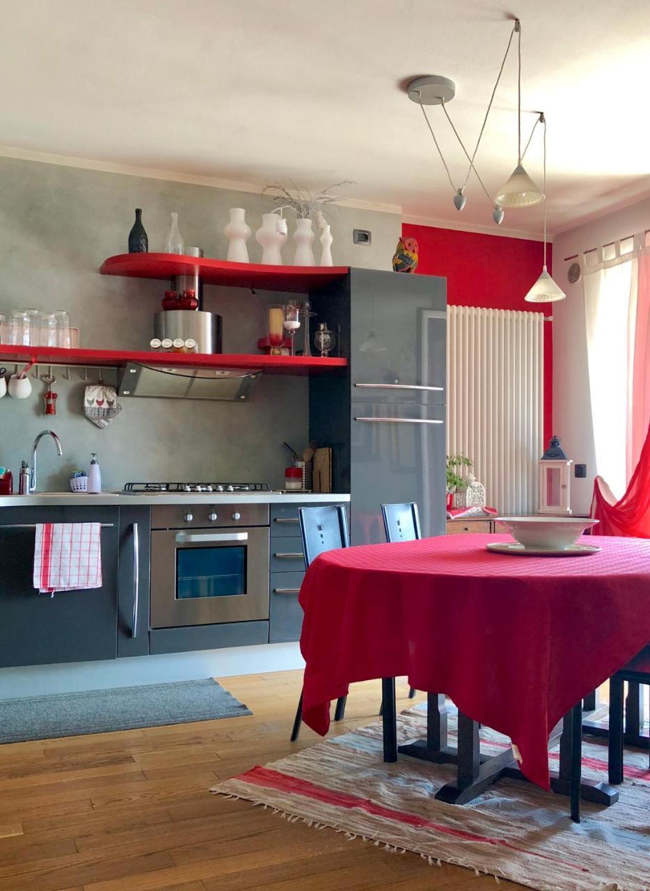 Tremezzina Appartamento Red & Grey Меццегра Экстерьер фото